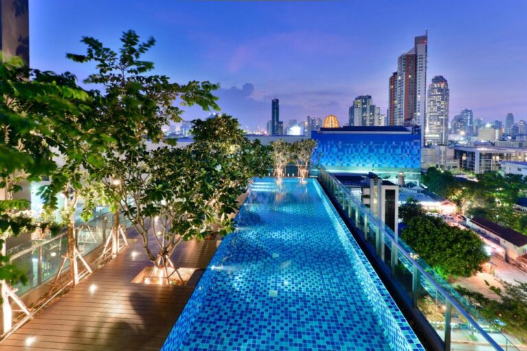 Civic Hotel Pool 2